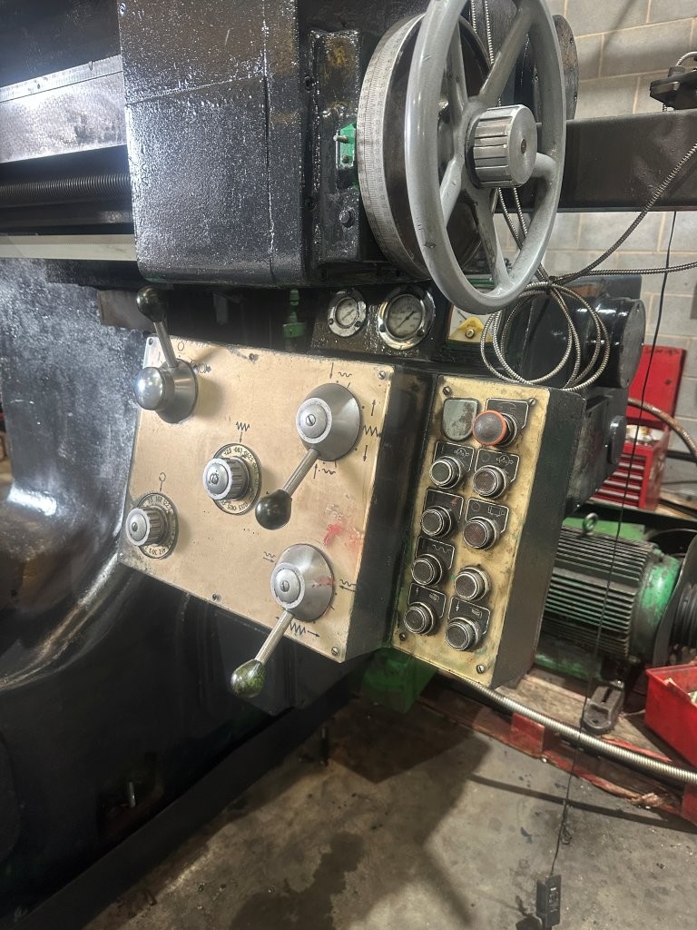 Used Webster & Bennett 36 Elevating Rail Vertical Borer