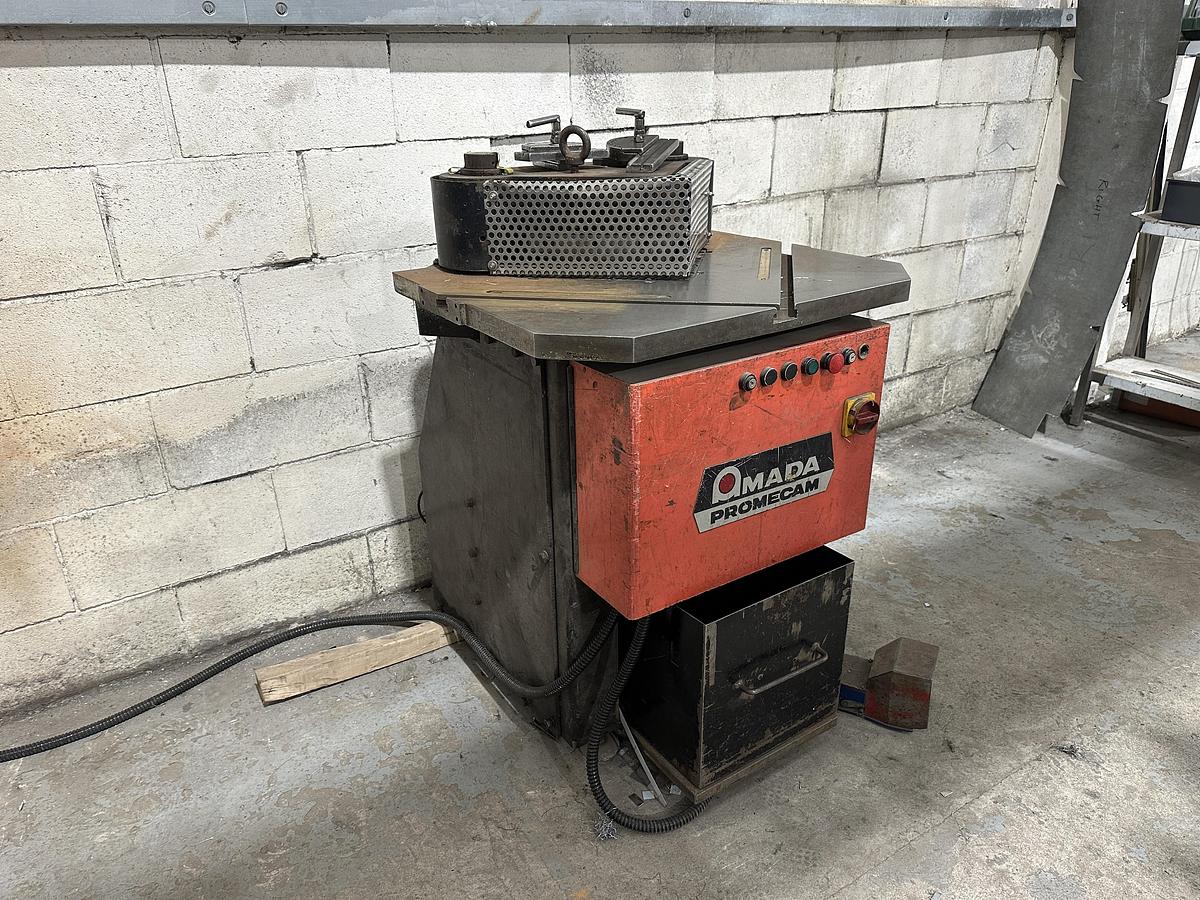 Used Amada Corner Notcher Versa 256