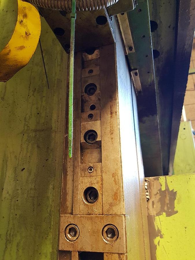 Used Titan Umaro CNC VTL Model SC33 3000mm