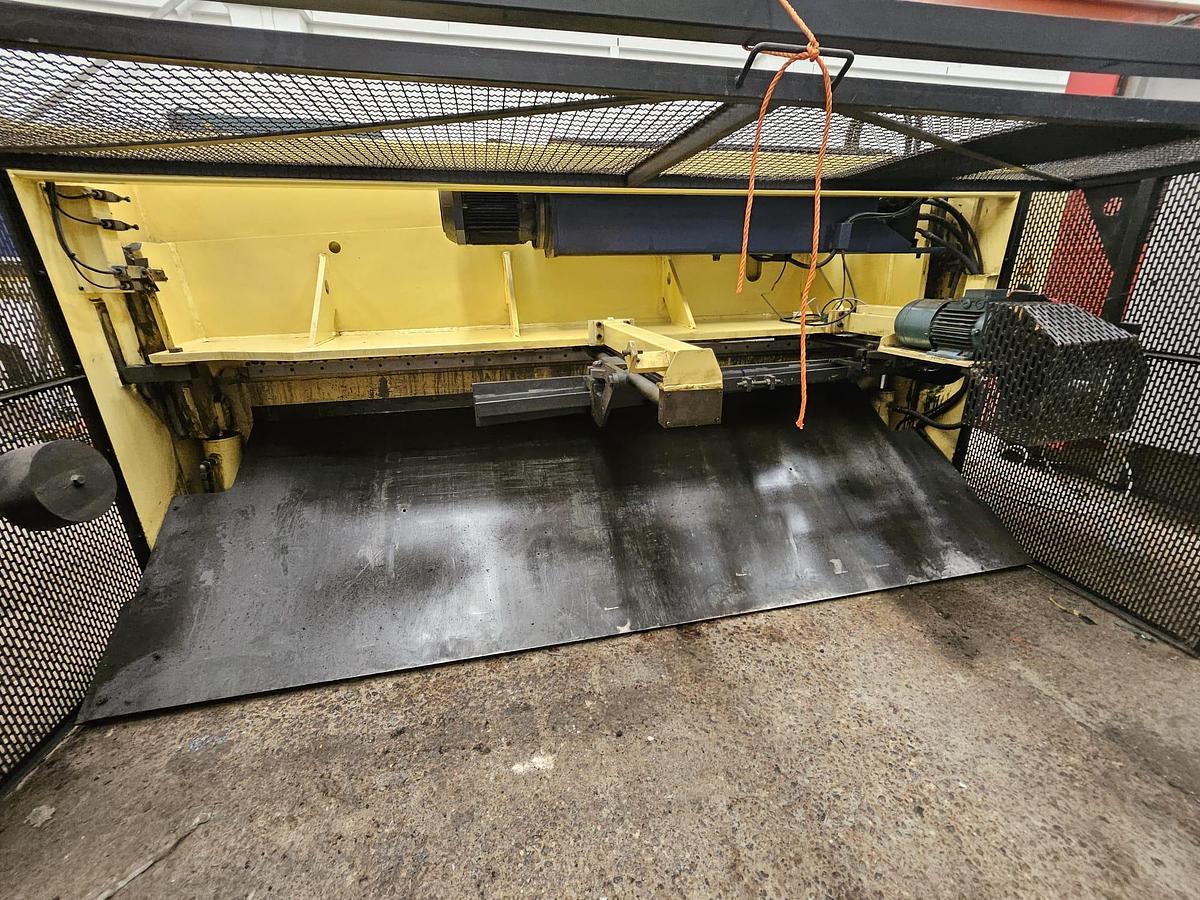 Used Loire Safe CHVT-63 3000mm x 6mm Guillotine