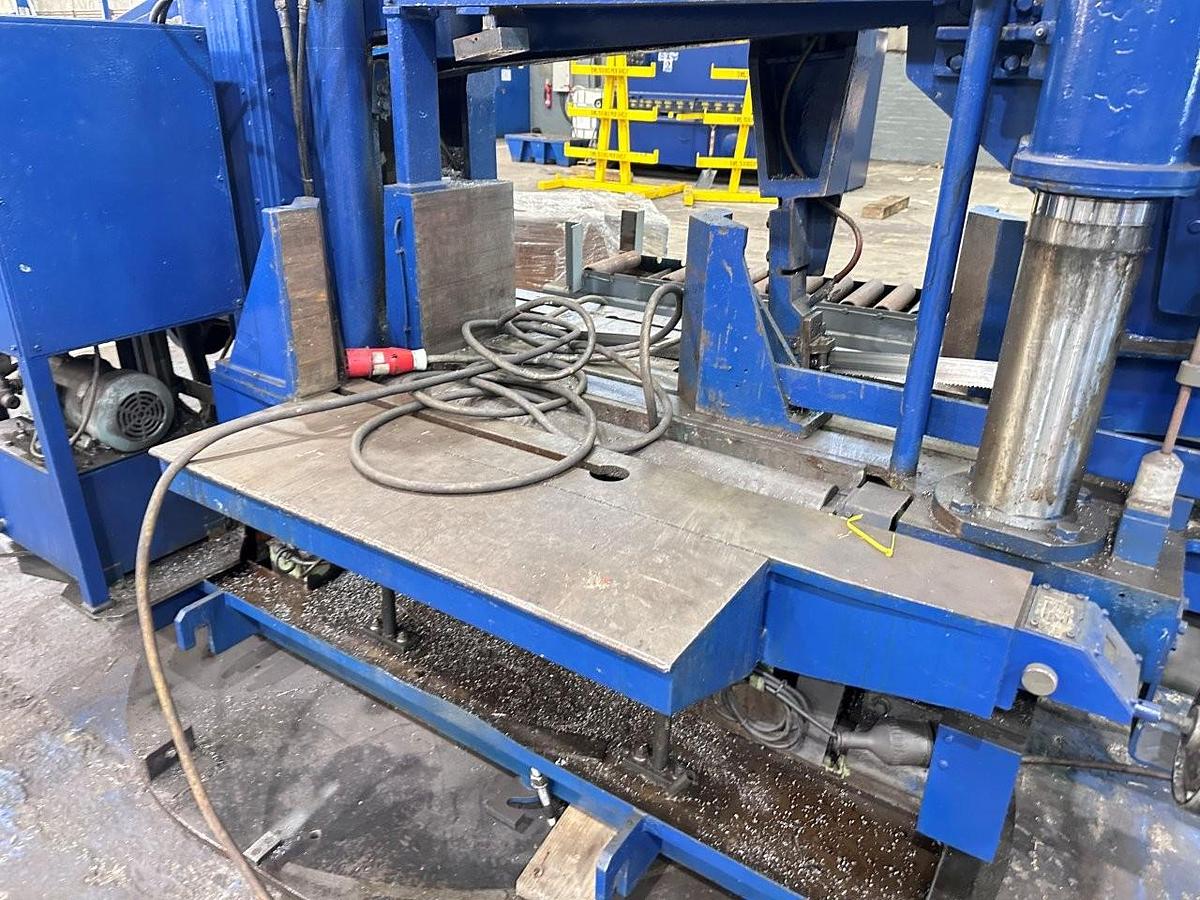 Used Daito ST6090 Mitre Base Horizontal Bandsaw