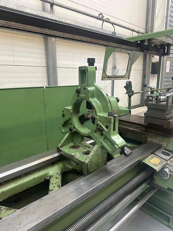 Used DSG 1910 x 60 Centre Lathe (R1998)