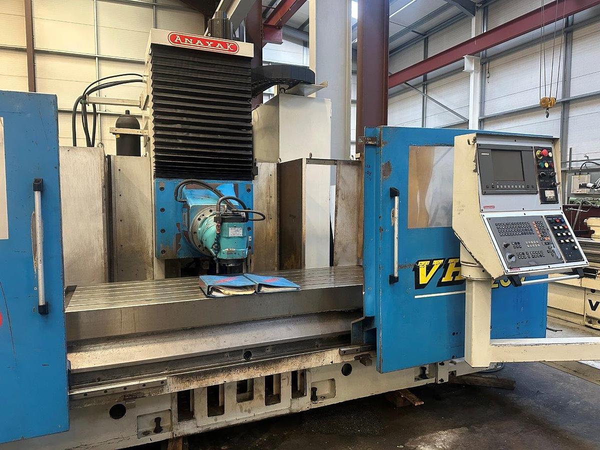 Used ANAYAK VH 2200 CNC Bed Mill (Year 2000)