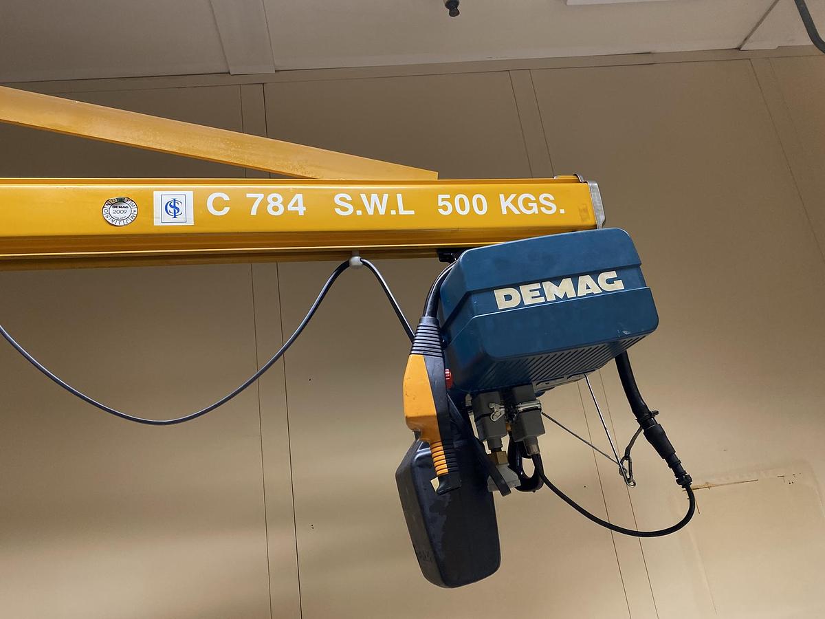 Used Swinging Jib Arm Crane DEMAG 500 kgs
