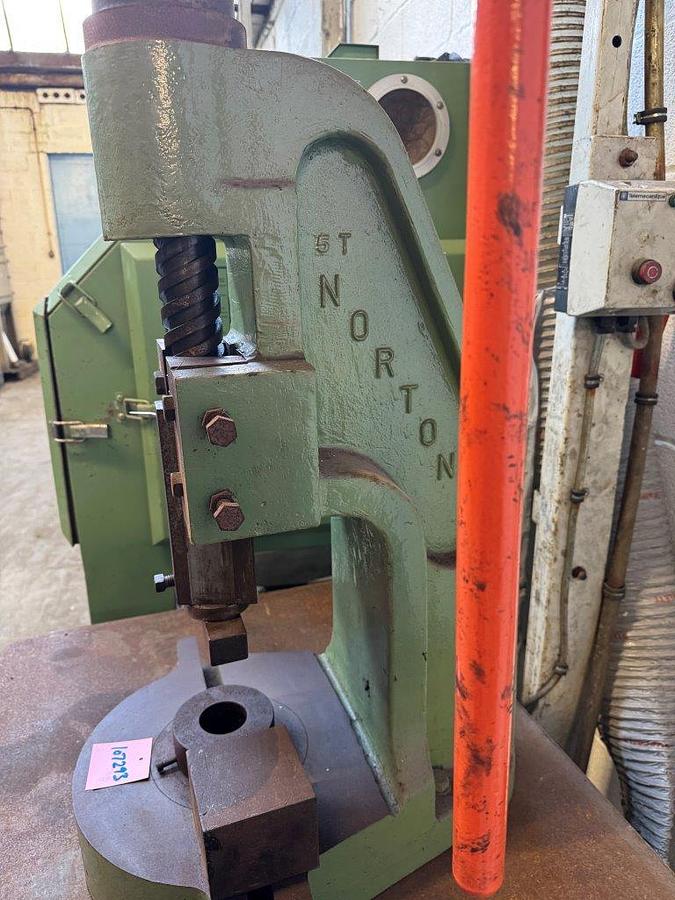 Used NORTON 5T Flypress on bench