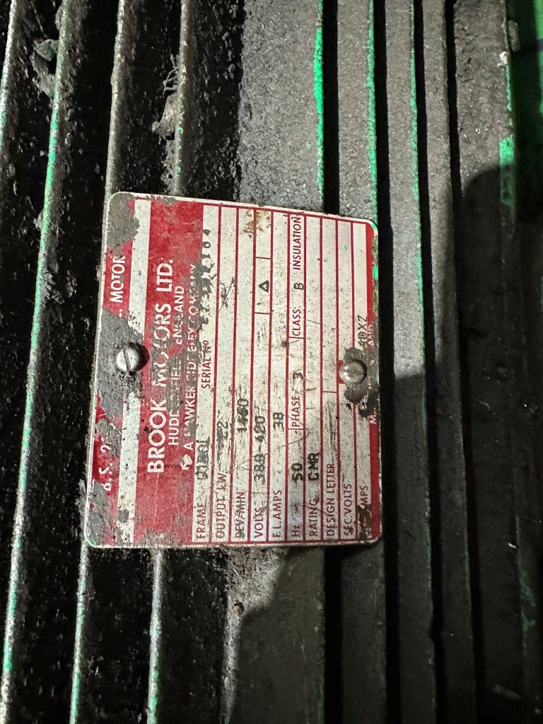 Used Webster & Bennett 36 Elevating Rail Vertical Borer