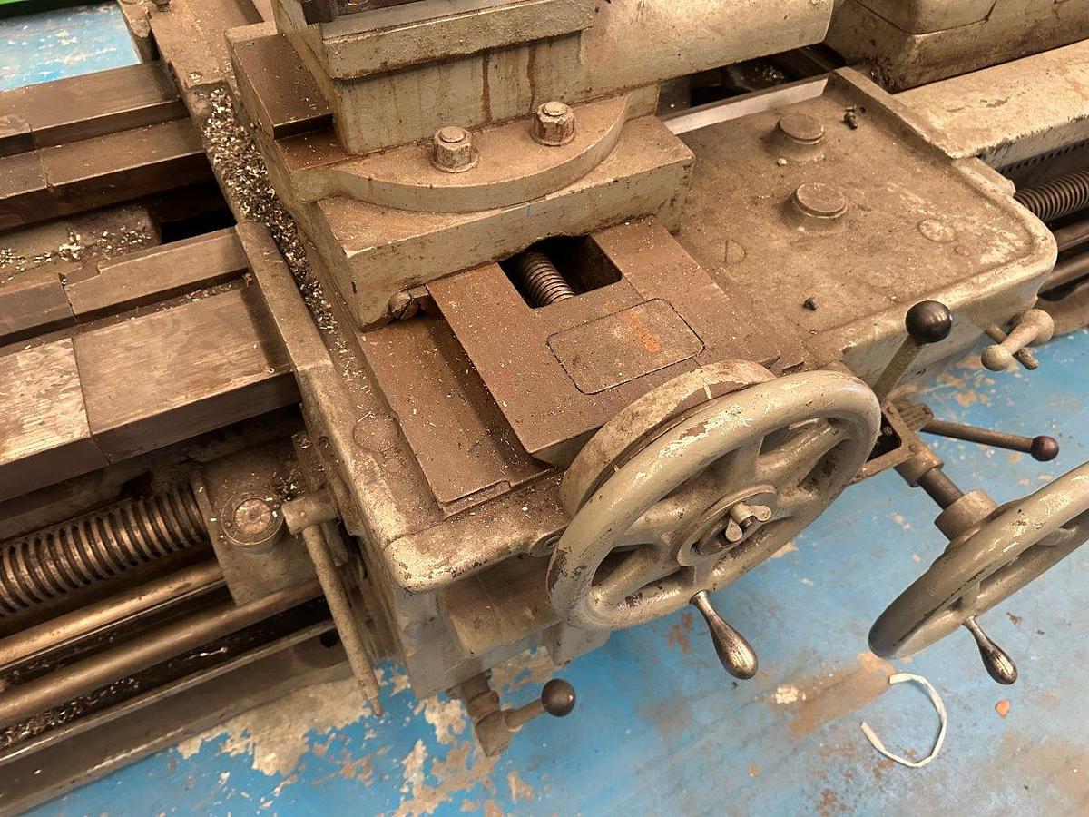 Used Lang 28″ x 200″ Gap bed Centre Lathe