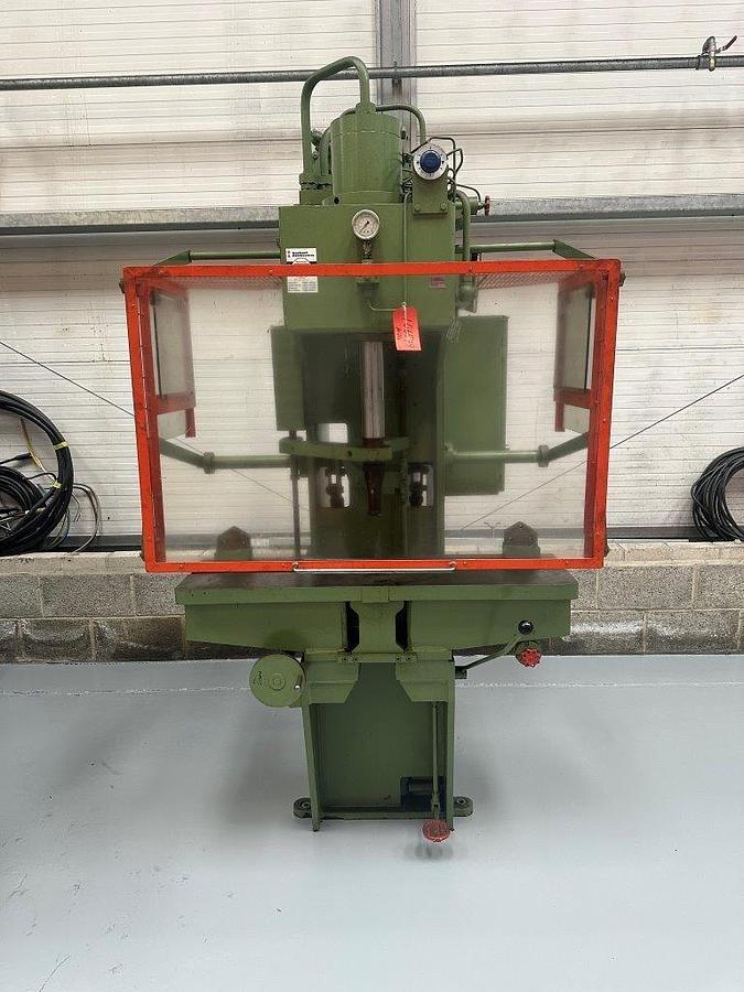 Used Mills 25 Ton Hydraulic Vertical Press