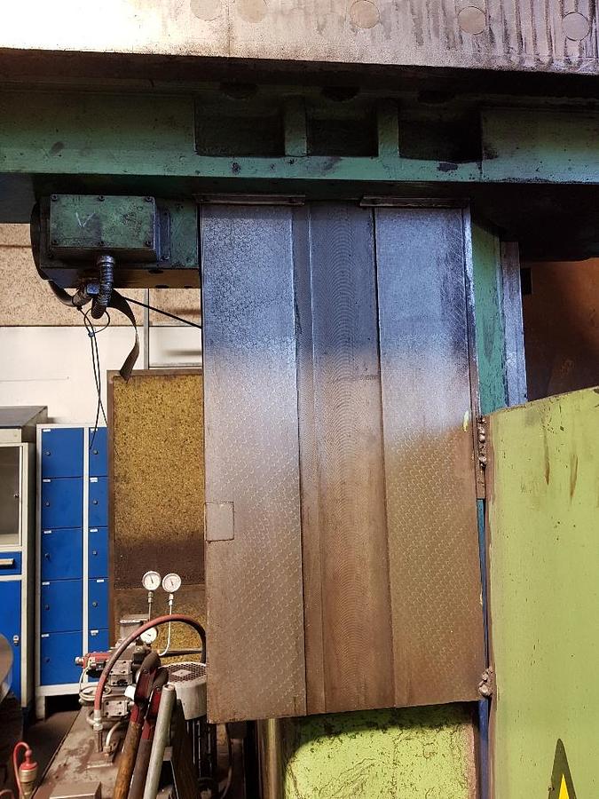 Used Titan Umaro CNC VTL Model SC33 3000mm