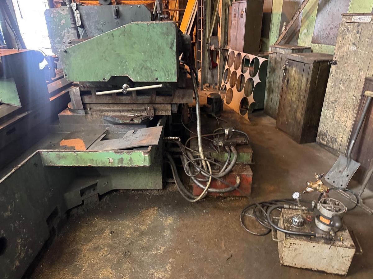 Used Cometa Model HSP 4000 Cylindrical Grinder