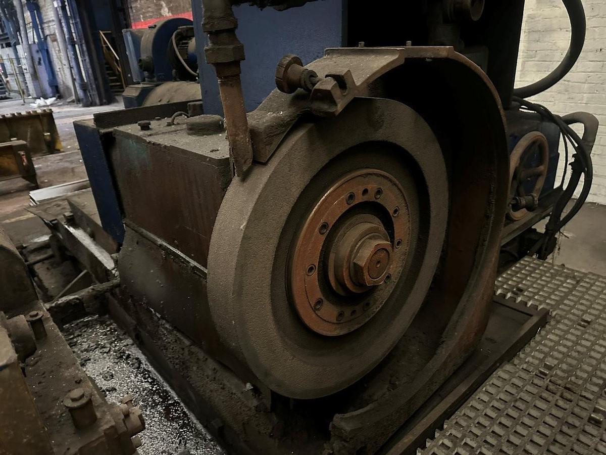 Used Herkules Siegen LAB250H 1000 x 6500mm Roll grinder
