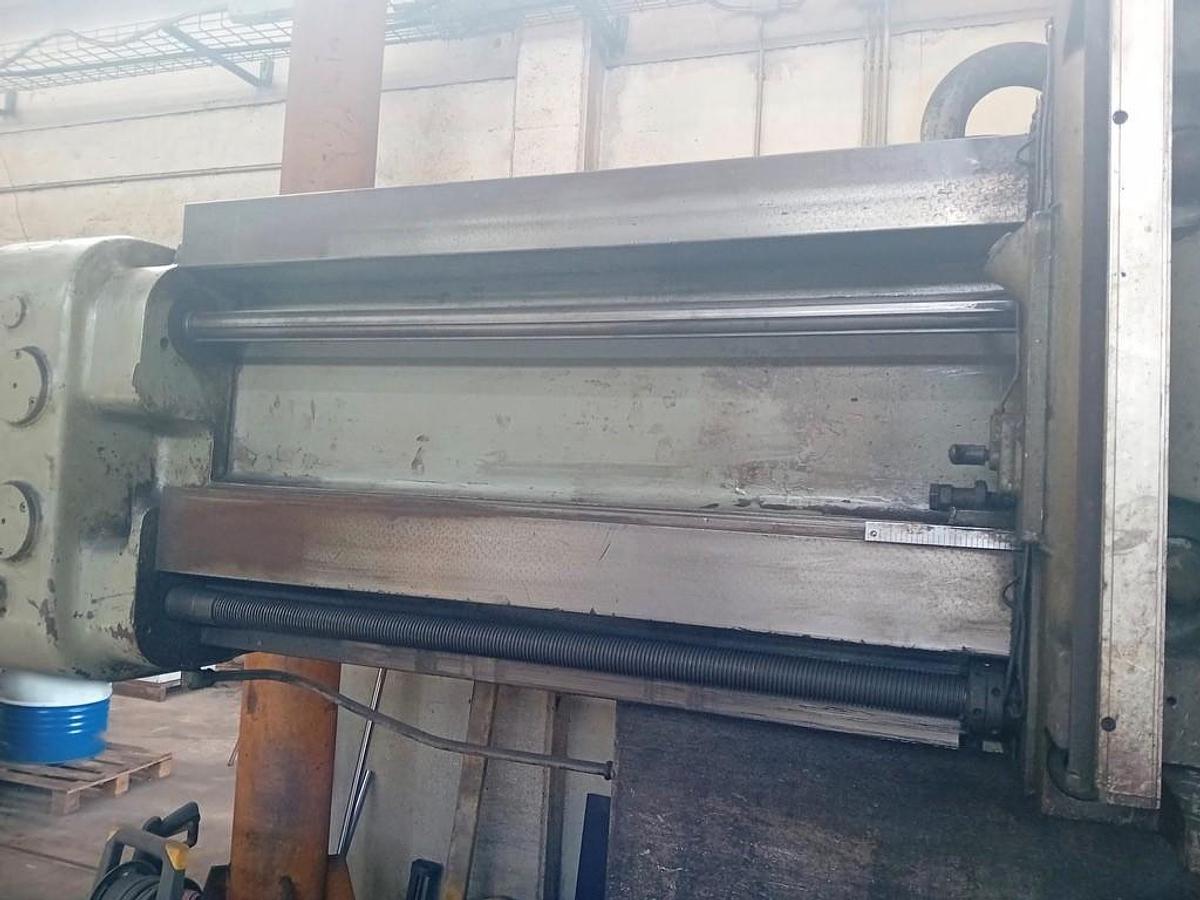 Used Webster & Bennett 60″ M Type Vertical Borer