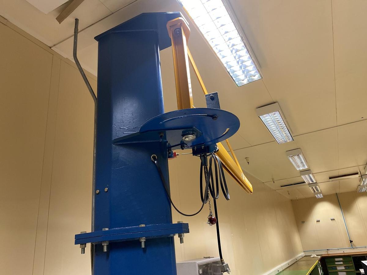 Used Swinging Jib Arm Crane DEMAG 125 kgs