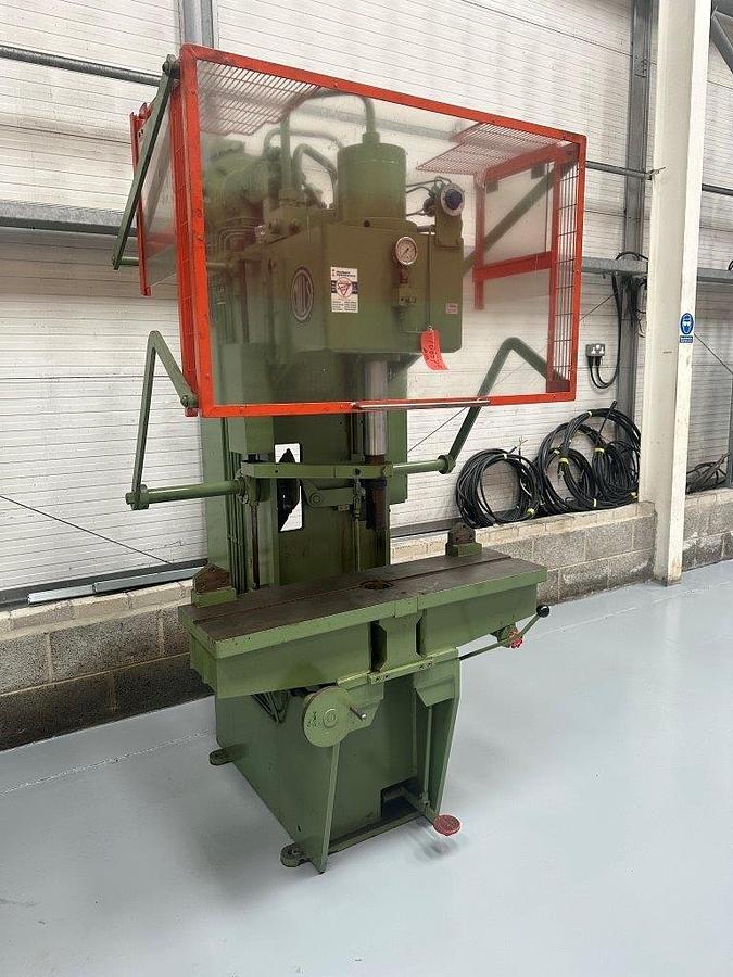 Used Mills 25 Ton Hydraulic Vertical Press
