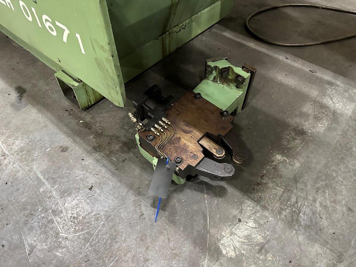 Used DSG Series 3000 CNC Lathe (1990)