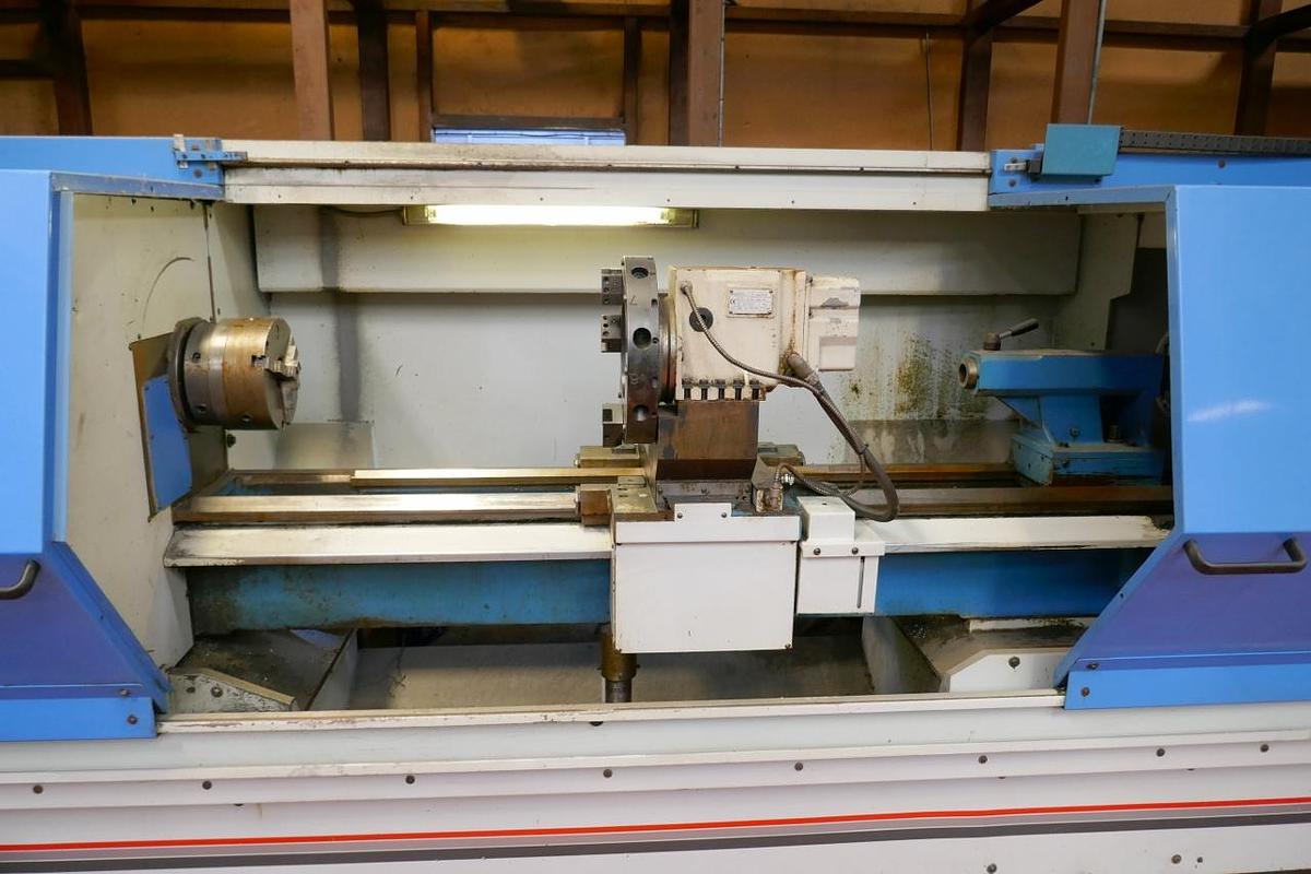 Used Pinacho Taurus 260 x 2000 CNC Lathe (2001)