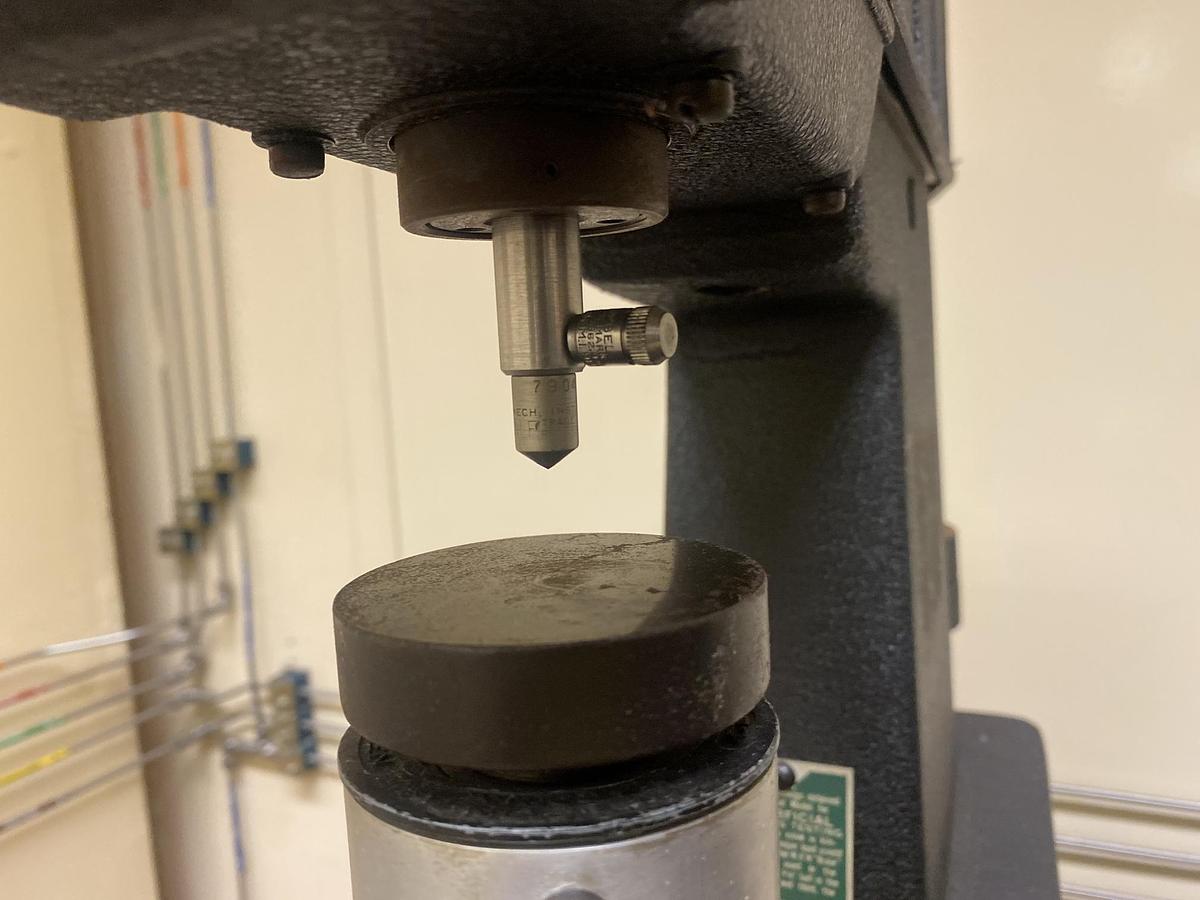 Used ROCKWELL 4JS a RB Hardness Tester