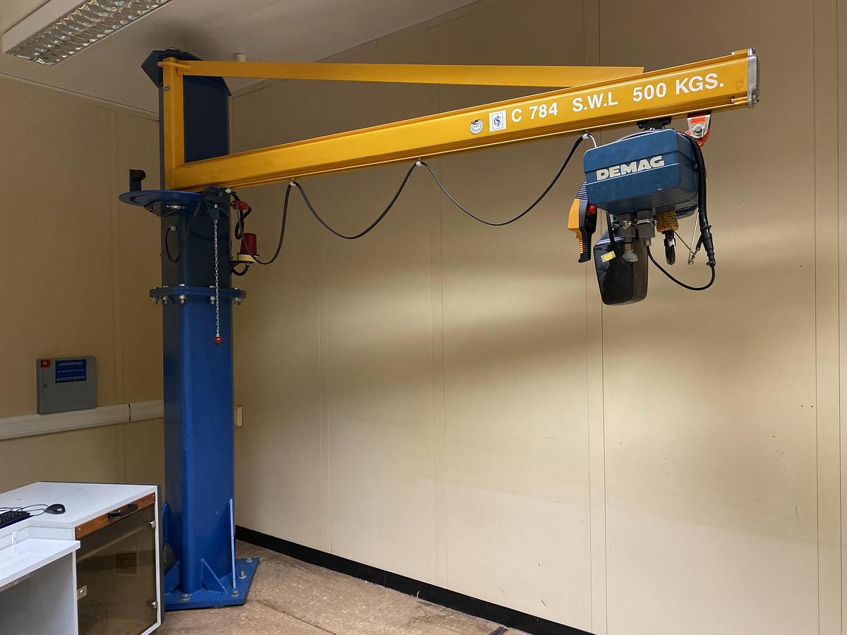 Used Swinging Jib Arm Crane DEMAG 500 kgs