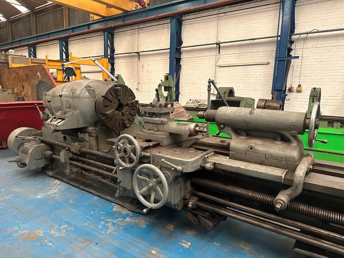 Used Lang 28″ x 200″ Gap bed Centre Lathe
