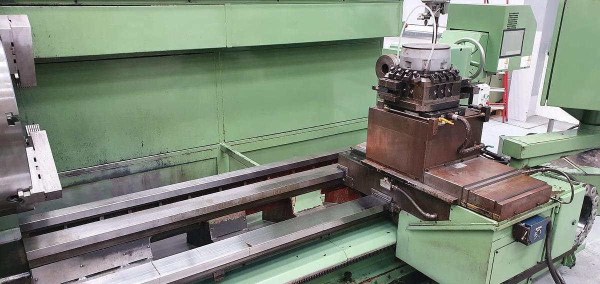 Used Binns & Berry Data 2000mm CNC Lathe