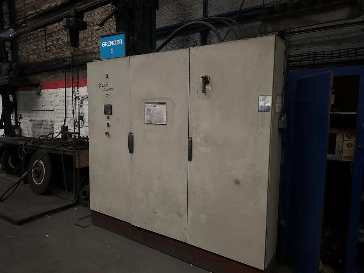Used Herkules Siegen LAB250H 1000 x 6500mm Roll grinder