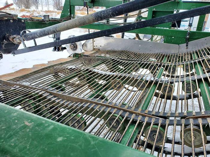 Used 2015 Lockwood 674 Potato Digger