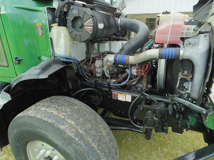 Used 2010 MACK GU 813