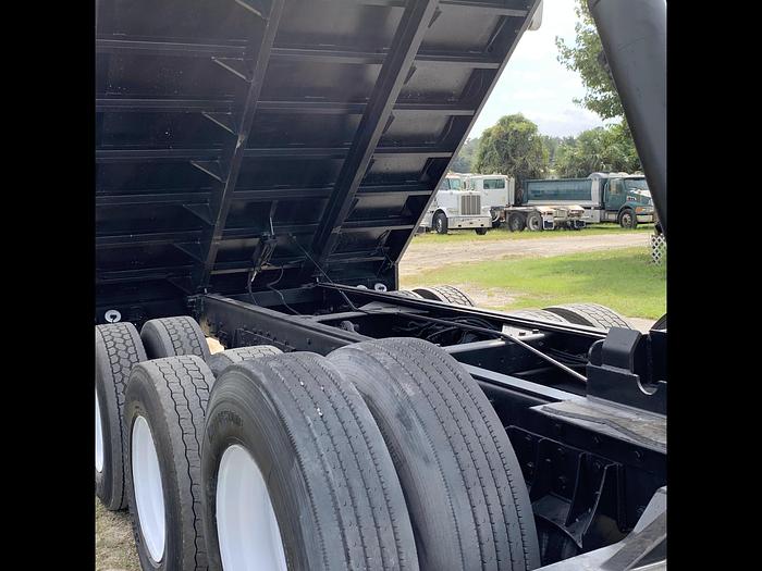 Used 2011 Kenworth T440 tri axle dump truck