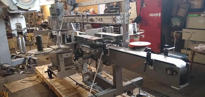 Usado Universal SL-1000 Contract Packager Front Back and wrap labeler