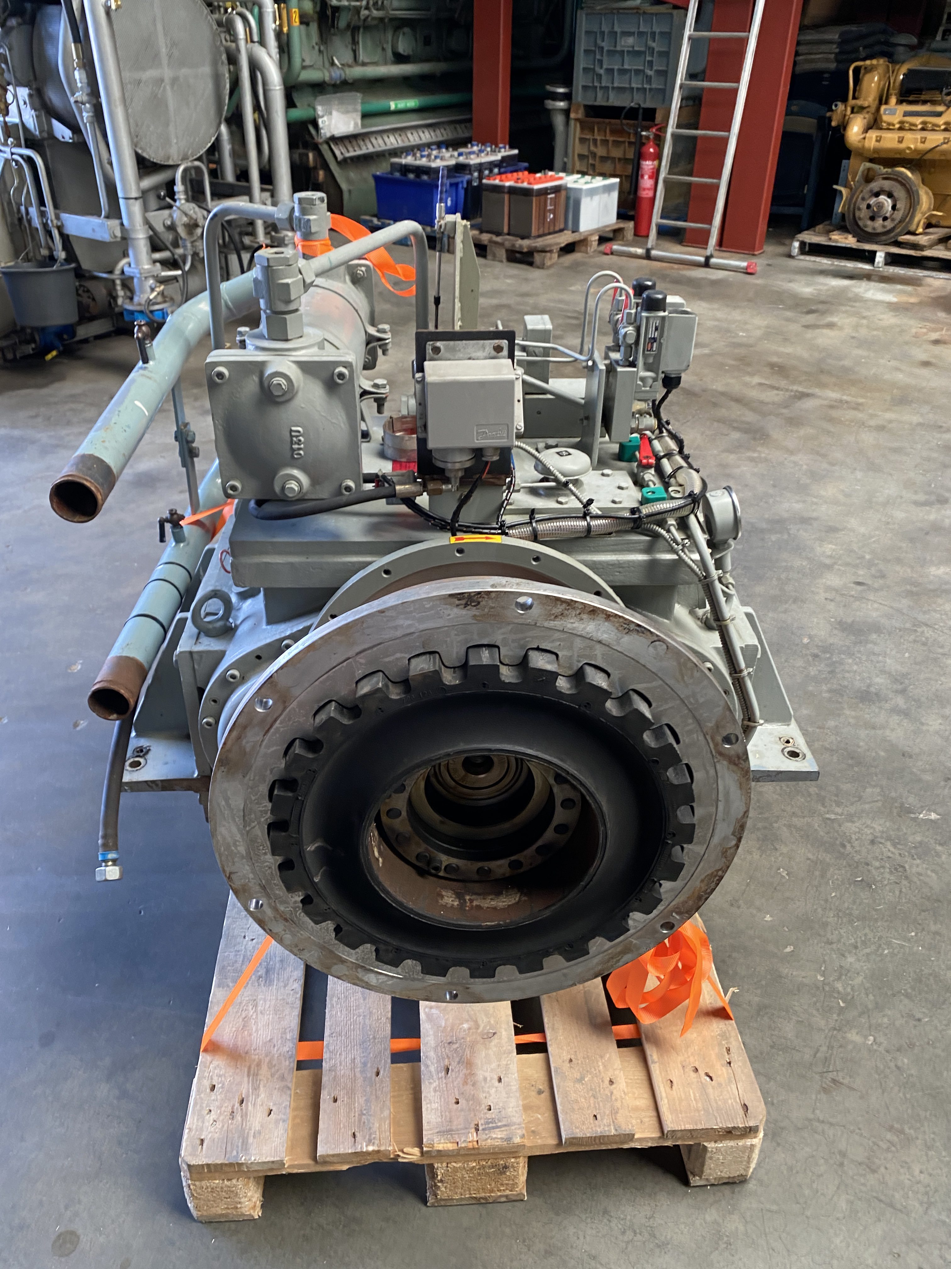 Used 2000 GEARBOX REINTJES WAF 444L