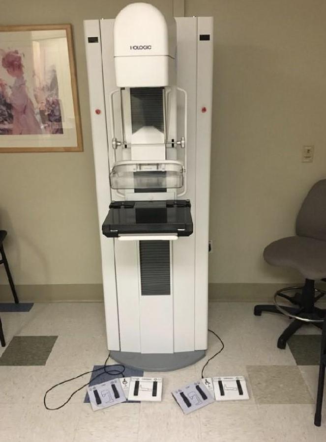 Usado Mastógrafo Análogo HOLOGIC M4 2005