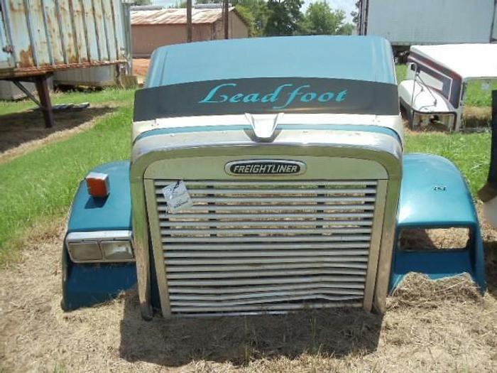 Used Freightliner CLASSIC XL