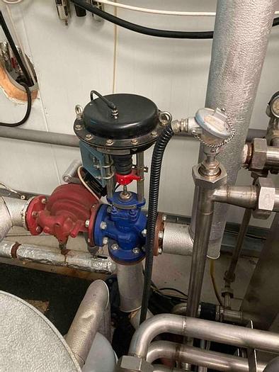 D'occasion COMPLETE FILLING AND CAPPING SYSTEM