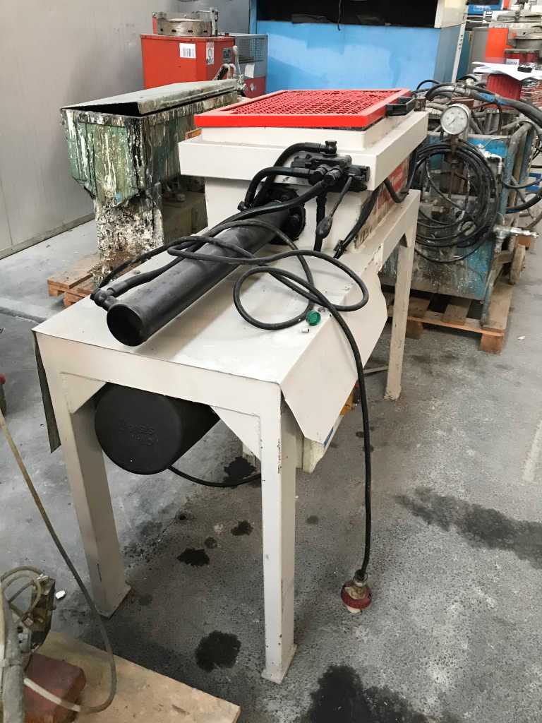 Usato Schiaccia bidoni idraulico, orizzontale