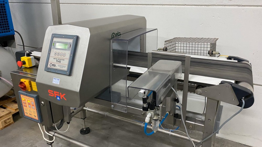 Used Ceia THS/3F metal detector