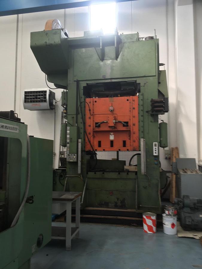 Usato COLOMBO AGOSTINO 700 ton