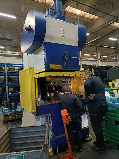 Usato DALLE MOLLE 200 TON #536/537