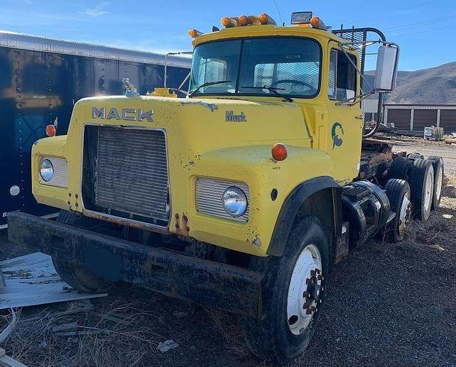 Used 1990 MACK RD688S