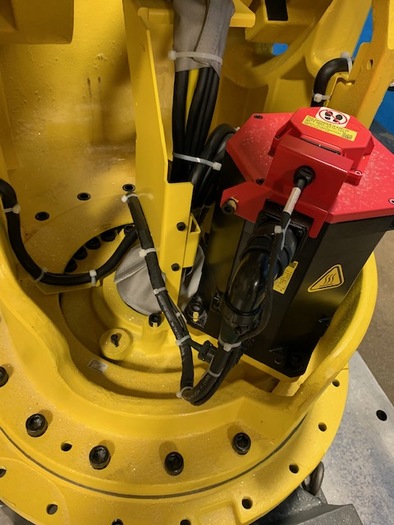 Used 2011 FANUC M900iA/350