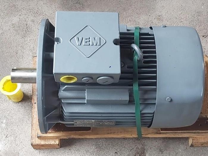 Elektromotor mit Flansch, IE2-WE1R 132SX2 TPM HW, 7,5 KW, 2925 rpm, VEM, neu -65%