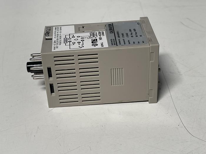 Omron H5CN-XBN Timer Relay 100-240 VAC