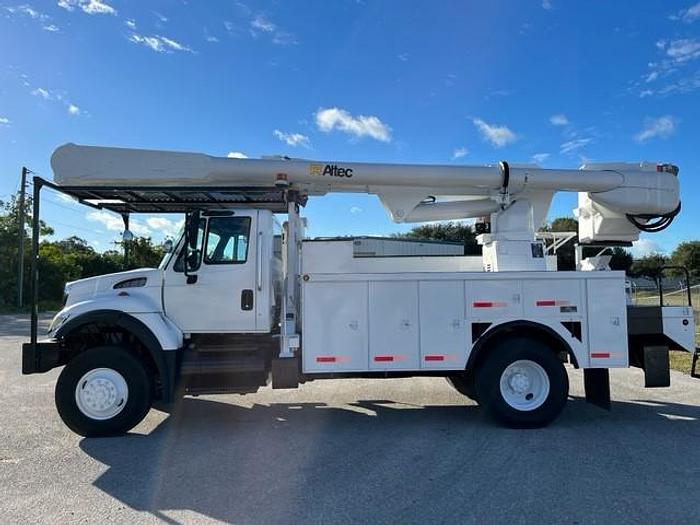 Used Altec AM55E-MH 60ft Bucket Boom with Material Handler on 2006 International 4300 4x4 Utility Truck - C00287