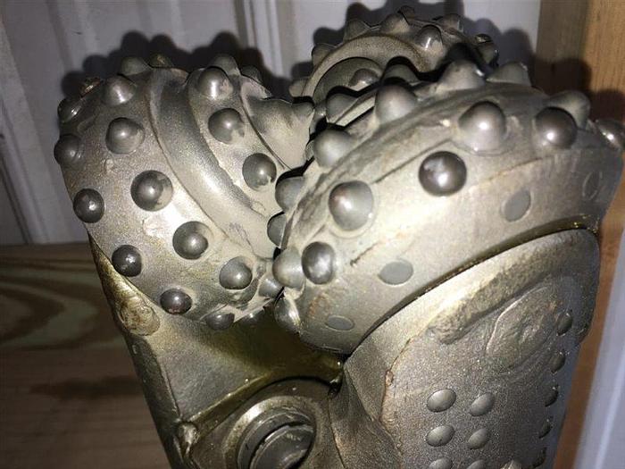 Used 5-7/8'' Tri-Cone Bit Sealed Bearing