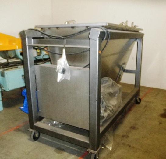 Unused Hopper, 50 CF, S/st, 6' x 4' x 4.5', Auger, Agitator, #C741914