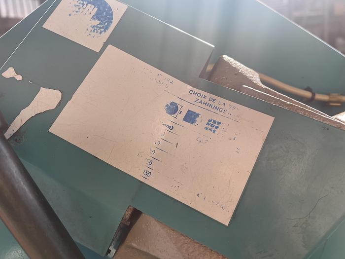 Usato Segatrice a Nastro Semiautomatica IMET BS 280 PLUS SHI-E