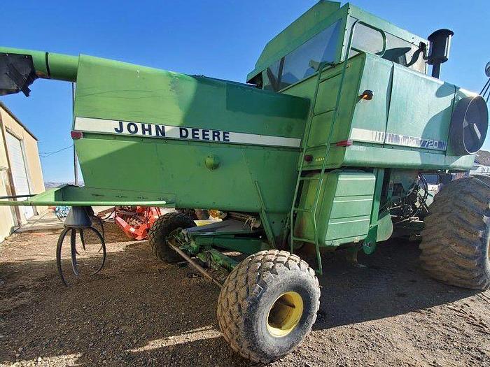 Used John Deere 7720 Combine w/ Grain Header