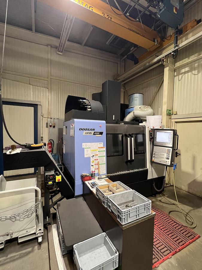 Gebraucht Bearbeitungszentrum DOOSAN DNM4500