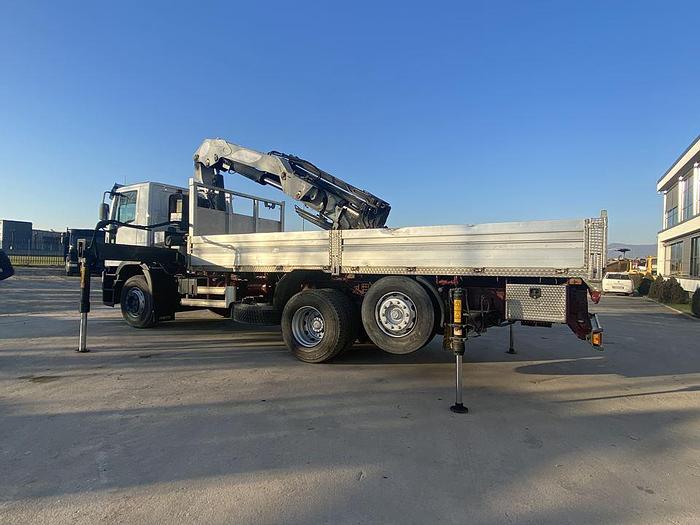 Usato 2002 iveco EUROTECH 260E28 CON GRU