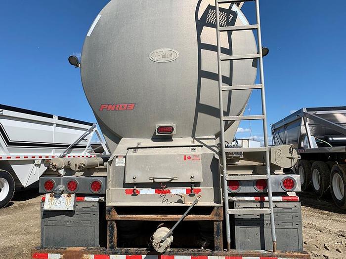 Used 2014 Bedard Pneumatic Dry Bulker Trailer