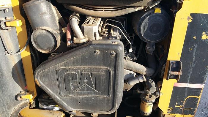 Used 2005 CATERPILLAR 262B